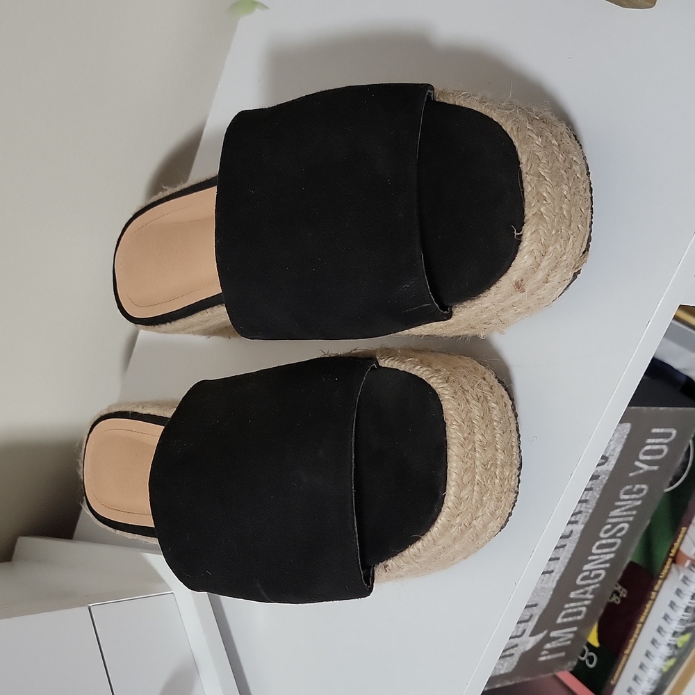 JustFab Women platform sandals size 7.5 black cloth .